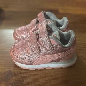 Puma: Pink Sparkle Sneakers